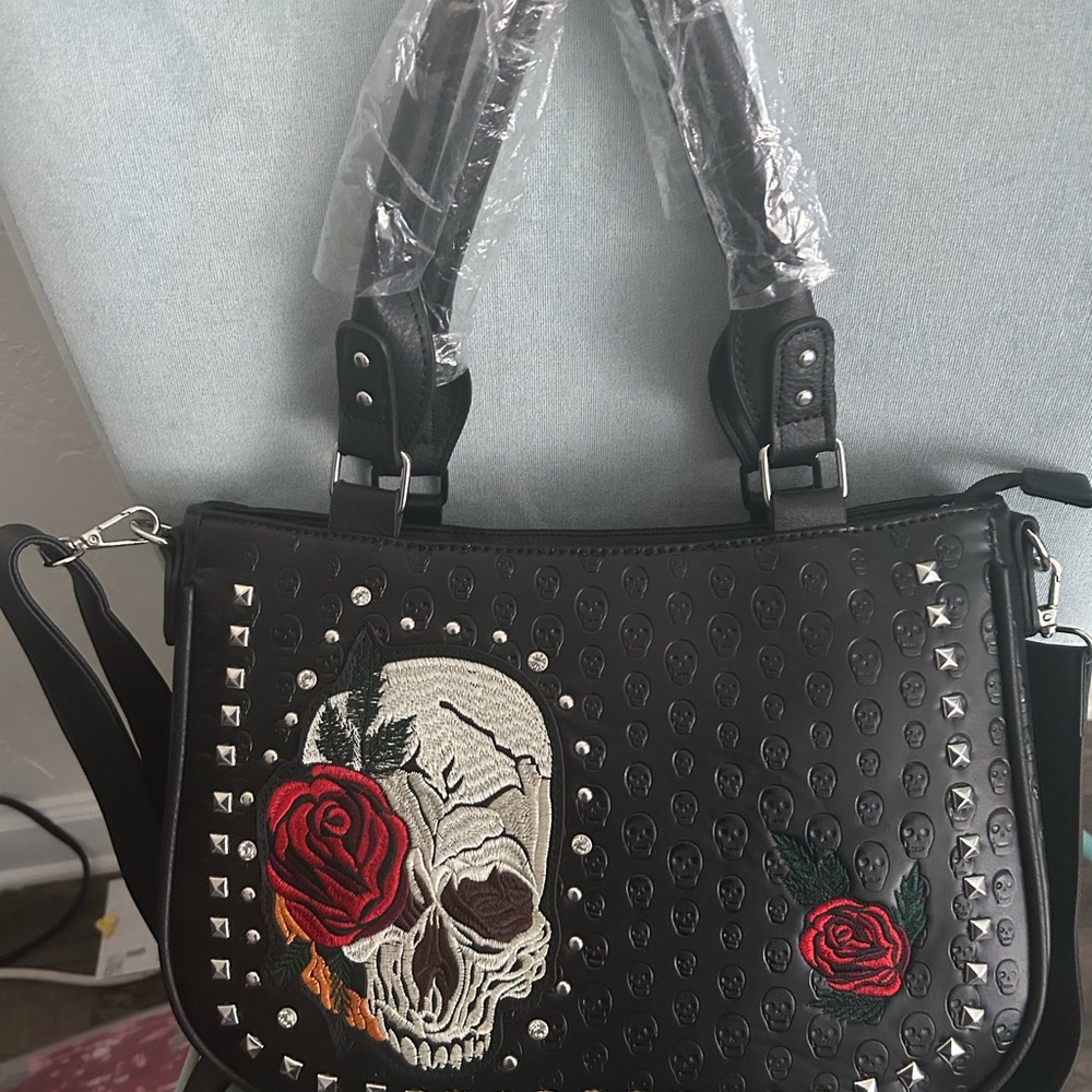 Private Label Black Skull and Rose Embroidered Handbag with gun carry pouch